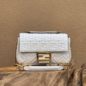 fendi baguette chain midi bag #8533
