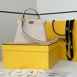 fendi peekaboo iseeu small woven handbag #80138s