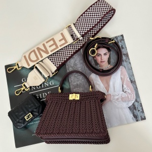 fendi peekaboo iseeu small woven handbag #80138s