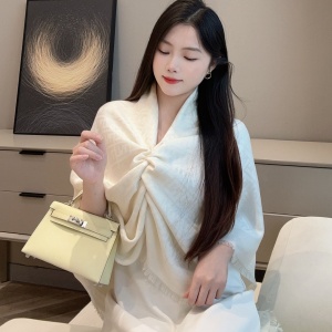 9A+ quality fendi scarf 140x140cm