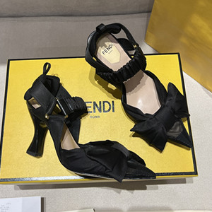fendi colibri sandal shoes