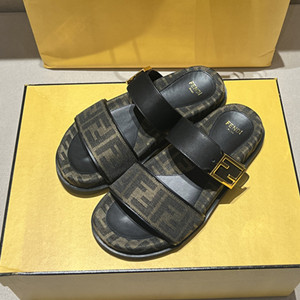 fendi feel slides