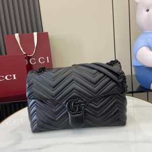 gucci marmont medium shoulder bag #850676