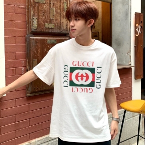 gucci cotton jersey t-shirt with gucci print