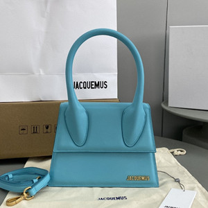 jacquemus 24cm le grand chiquito large signature handbag