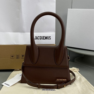 jacquemus 24cm le grand chiquito large signature handbag