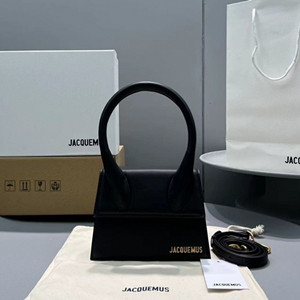 jacquemus 18cm le chiquito moyen signature handbag