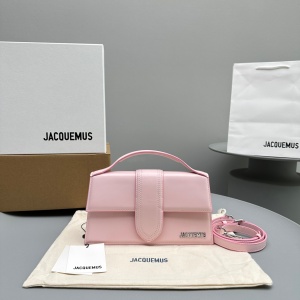jacquemus small handbag with adjustable crossbody strap