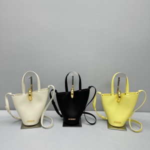 jacquemus asymmetric mini bucket bag