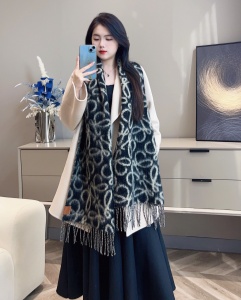 9A+ quality loewe scarf 186x36cm