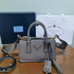 prada galleria mini saffiano leather bag #1ba916