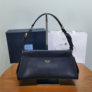 prada enchaîné medium leather bag #1bc262