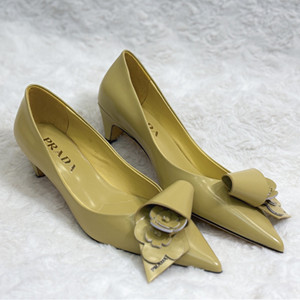 prada leather pumps shoes