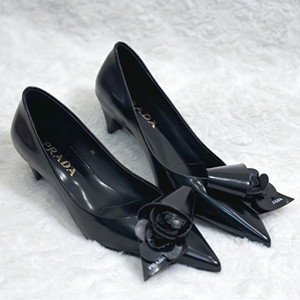 prada leather pumps shoes