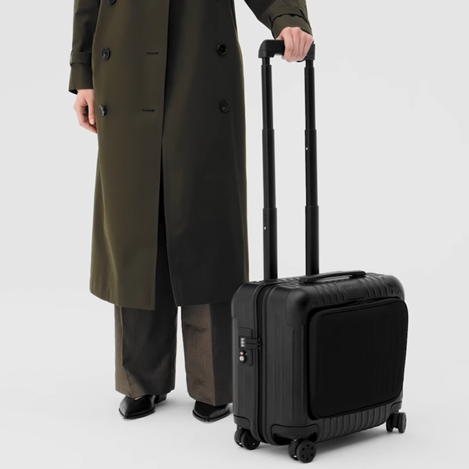 rimowa essential sleeve compact suitcase