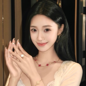van cleef & arpels necklace