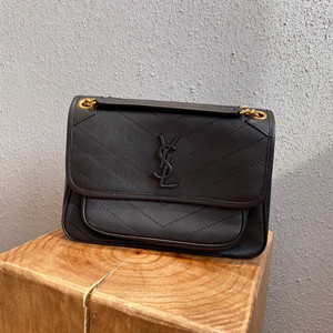 ysl yves saint laurent 28cm niki medium in lambskin